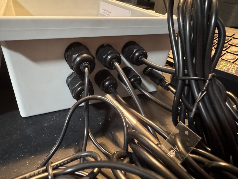 PG7/PG9 cable glands detail